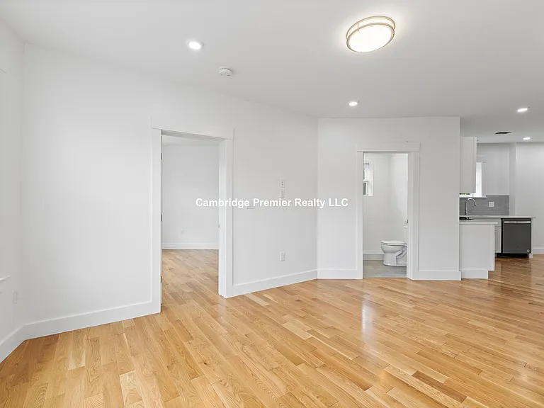406 Columbia St #1 — Photo 6