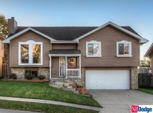 8265 Read St, Omaha, NE 68122