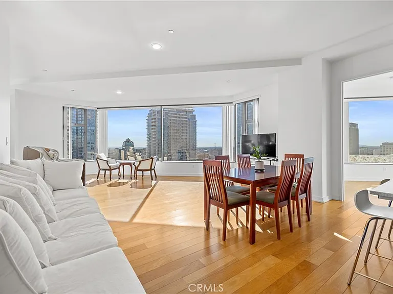 801 S Grand Ave #1611 — Photo 4