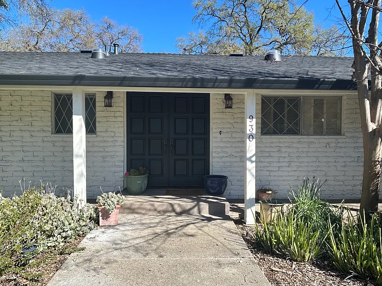 930 Lee Ln — Photo 5