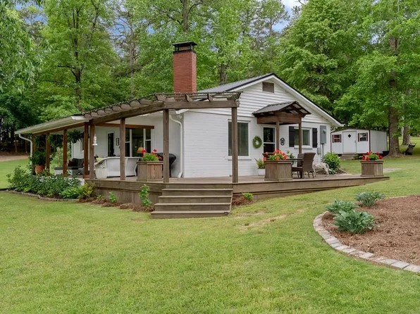 104 McCalla Dr, Iva, SC 29655