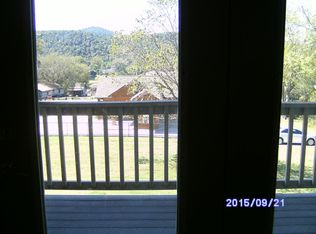 178 First St, Norfork, AR 72658