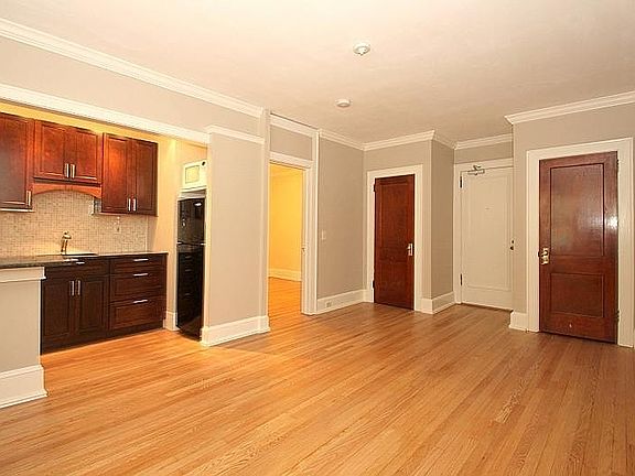 4th image of 49 Park Ave Unit 32