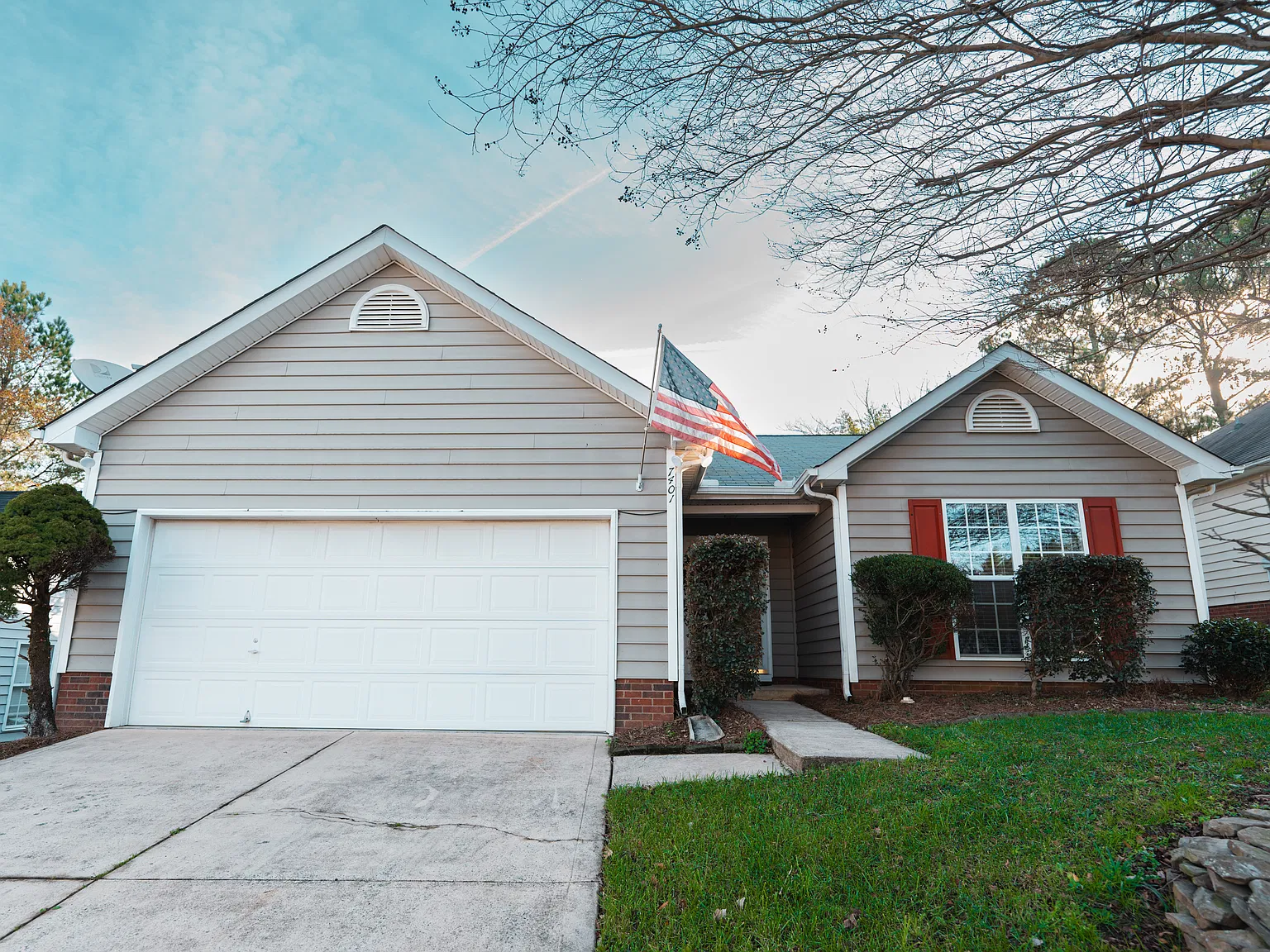 3 bed, 1226 sqft, $2,700 — Photo 2
