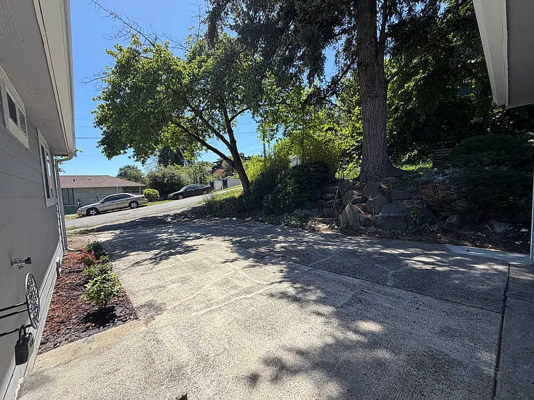 8039 36th Ave S — Photo 25