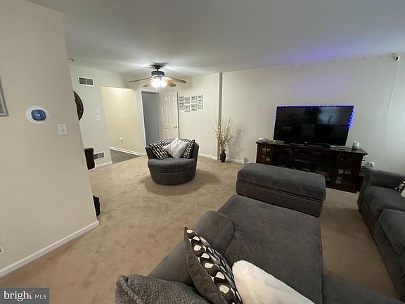 3rd image of 29 Creekside Dr