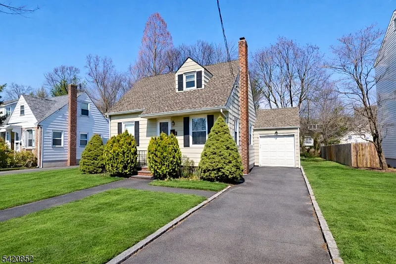 16 Tooker Ave photo 1