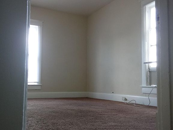 4th image of 1003 1/2 S 17th St