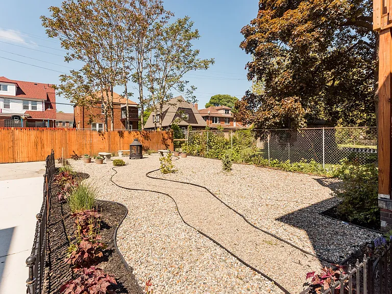 3863 Seneca St — Photo 51