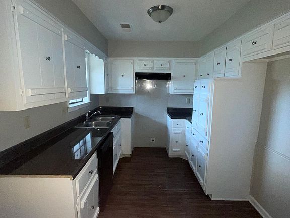3rd image of 7540 Millbridge Dr