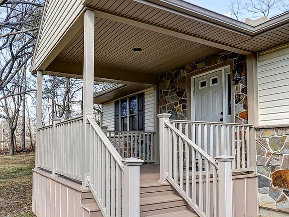 5th image of 401 Sarhelm Rd