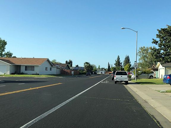 5th image of 1192 Marguerite Ave