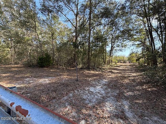 4th image of 207 SW RIVER OAK Court