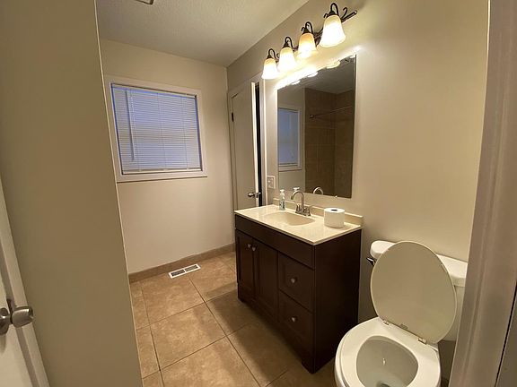 5th image of 2515 Belle Crest Dr