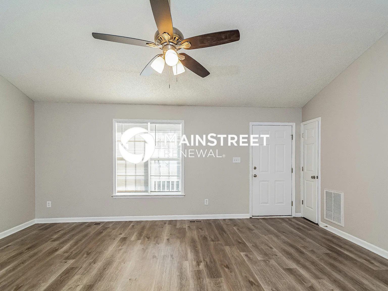 5129 Peakwood Drive — Photo 2