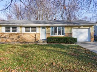 106 Ginger Creek Ct, Bloomington, IL 61704