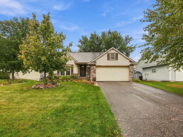 5386 Heath Ave N, Oakdale, MN 55128