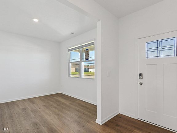 4th image of 905 Saddlebrook Farms Blvd