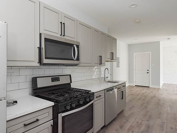 3rd image of 6954 N Wolcott Ave Unit 4