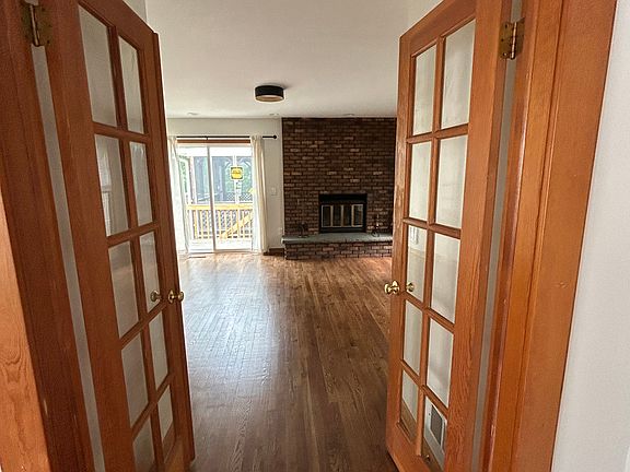 5th image of 71 Aqueduct Ave