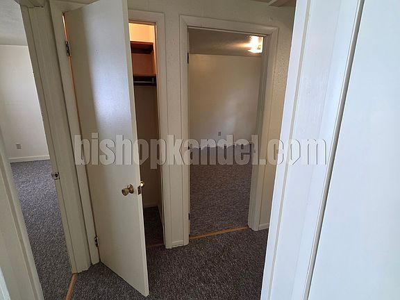 2nd image of 606 Frazer St APT B