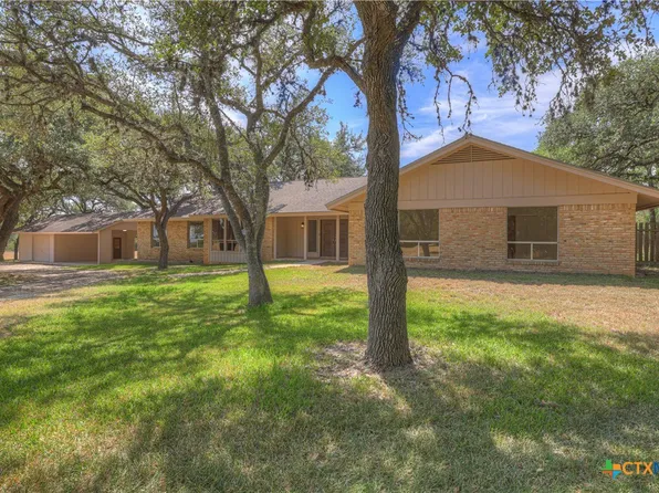 909 Palomino Ln, San Marcos, TX 78666