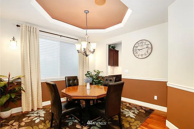 4 bed, 2.5 bath, 3170 sqft, $4,500 — Photo 4