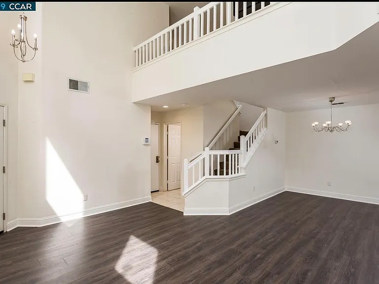1727 Periwinkle Way — Photo 4