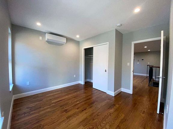 5th image of 98 3rd Ave APT 3