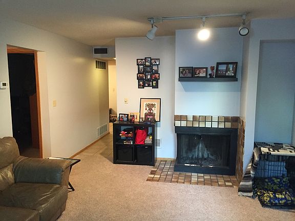5th image of 232 Franklin Ave W #107