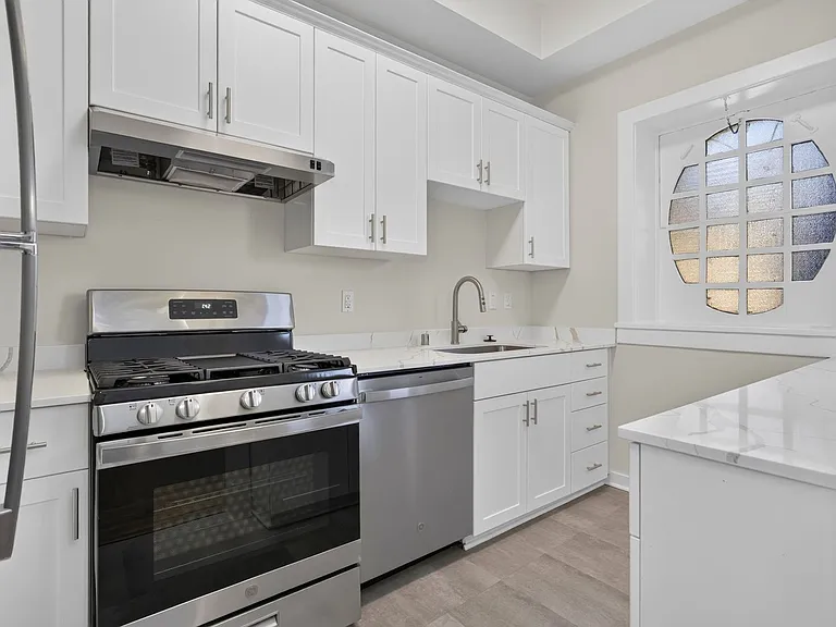 The New Carroll Apartments — Photo 30