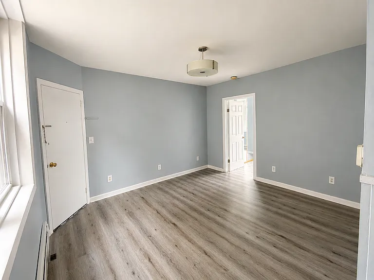 339 Valley St #1 — Photo 2