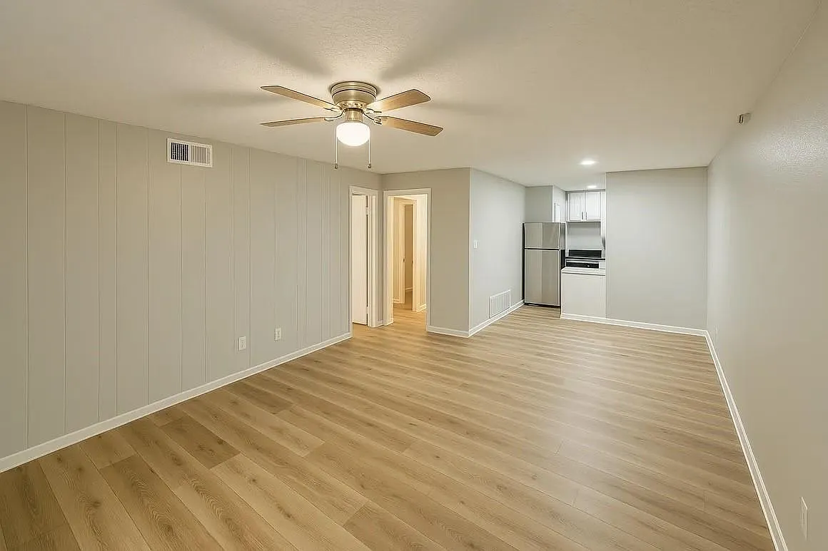 2 bed, 1.0 bath, 732 sqft, $1,250 — Photo 3