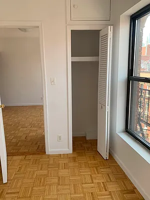 Rented by M.Grossman R.E. Management | media 15