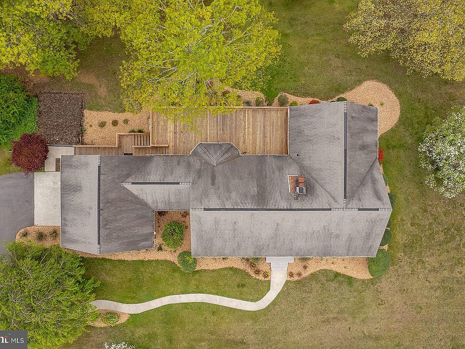 858 Winstead Rd, Berkeley Springs, WV 25411 Zillow