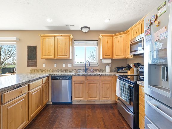 5th image of 1832 E Sunstone Way S