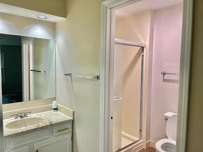 1415 Sutton Ct — Photo 7