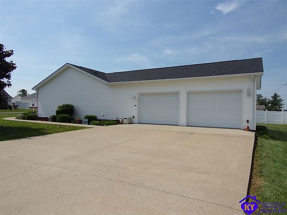 3rd image of 343 Hillside Dr