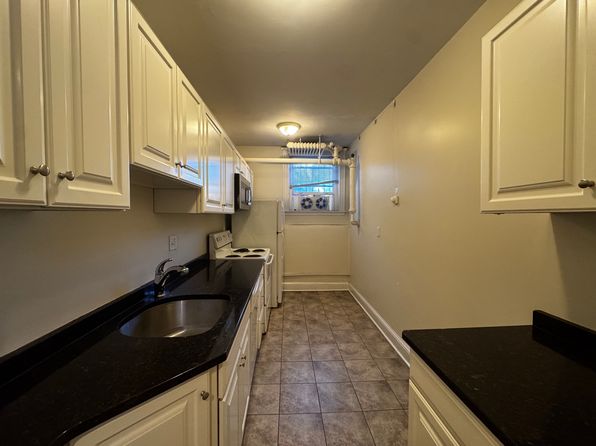 30 Langdon St #17-B