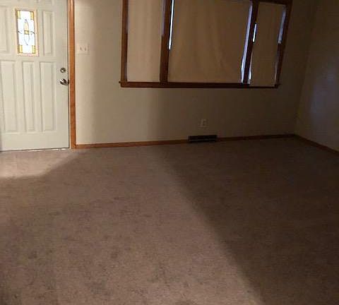 5th image of 402 Warwick St