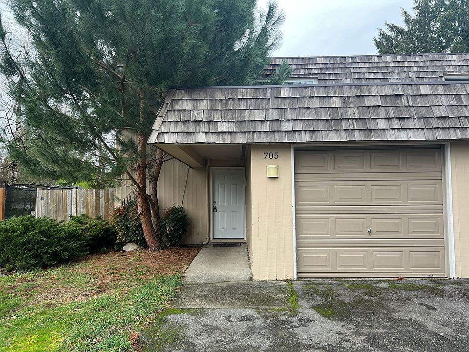 1st image of 703 143rd Pl SE #705