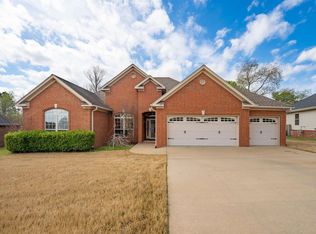 19 Waters Edge Dr, Little Rock, AR 72204