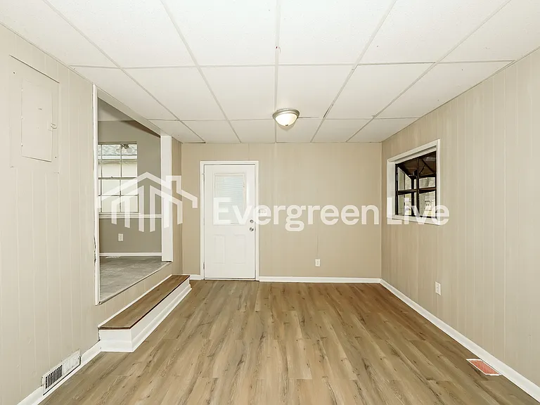 5021 Oak Leaf Cir — Photo 8