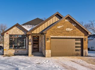 11617 S Leamington Ave, Alsip, IL 60803