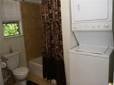 Park Apartments — Photo 6