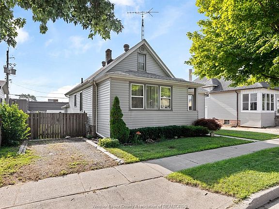 2nd image of 28 White St