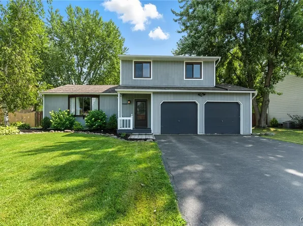 7988 Amor Dr, Clay, NY 13041