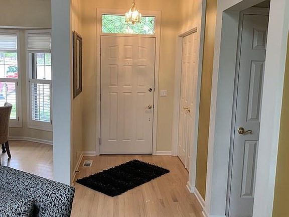 2nd image of 19 Lopez Cir