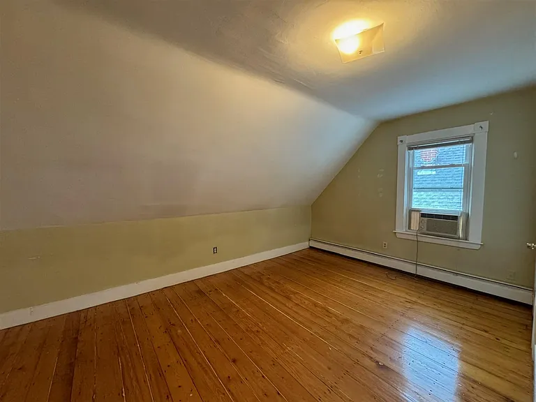 11 Concord Ave — Photo 7