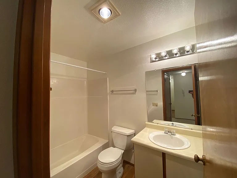 Shorecrest Apartments — Photo 29